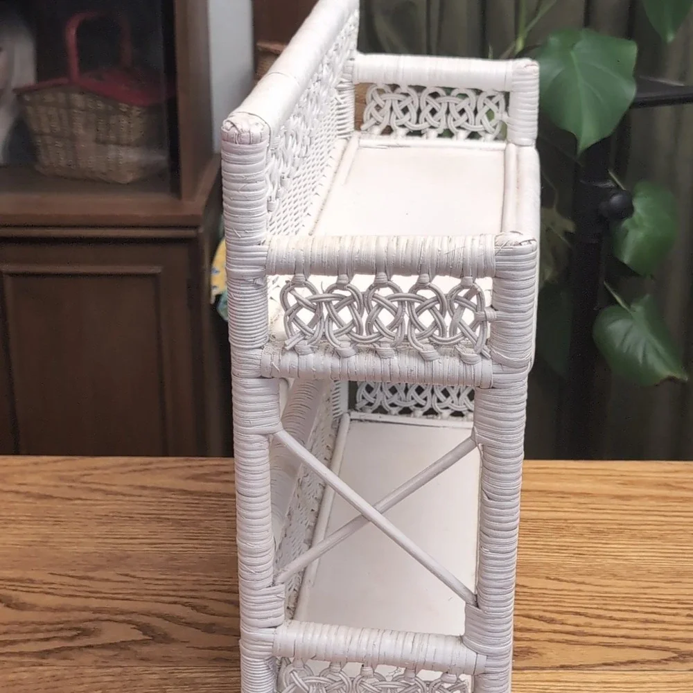 White Wicker 2-Tier Wall Shelf Organizer 17